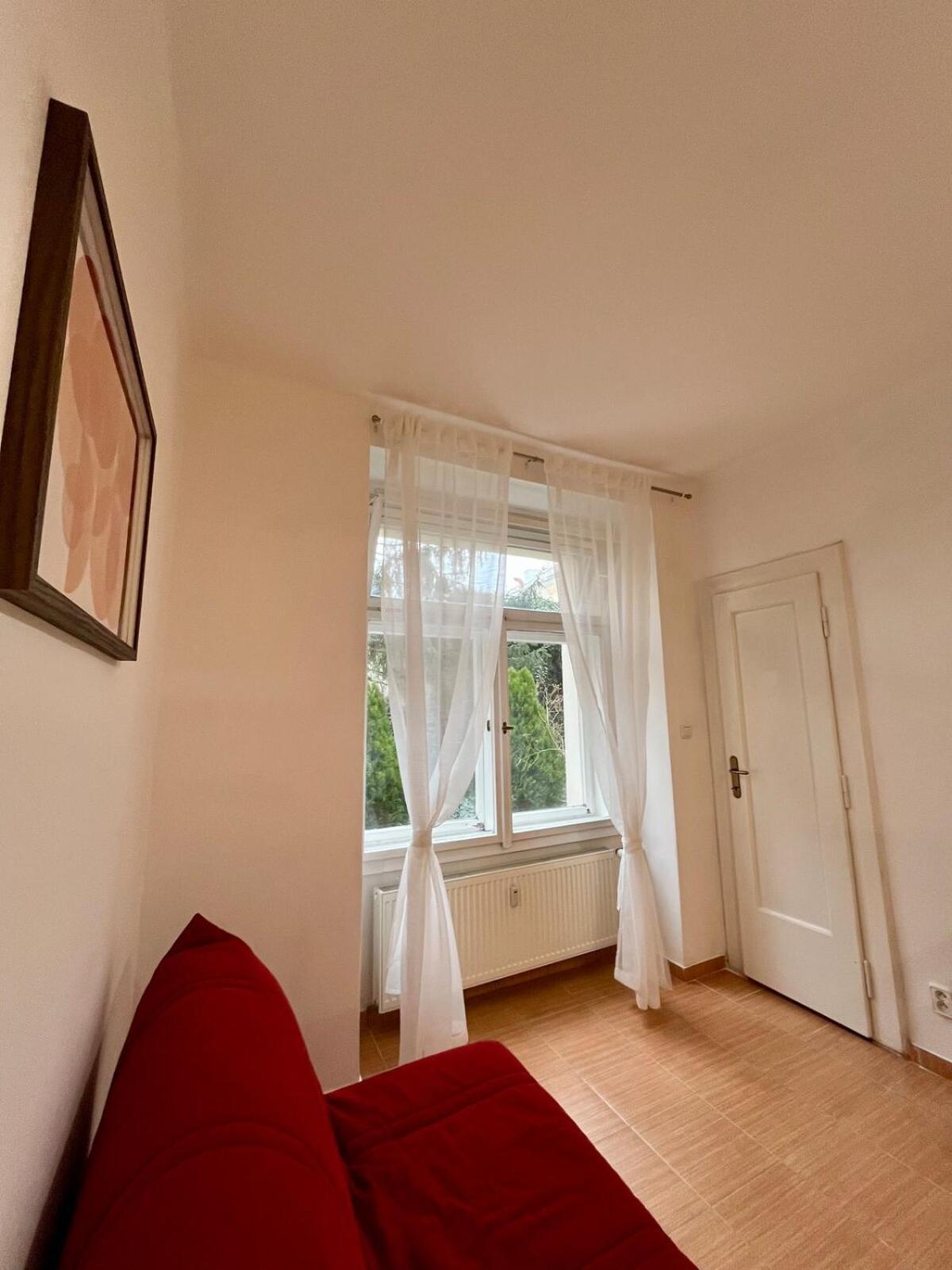 Cozy Flat In 3 Prague
