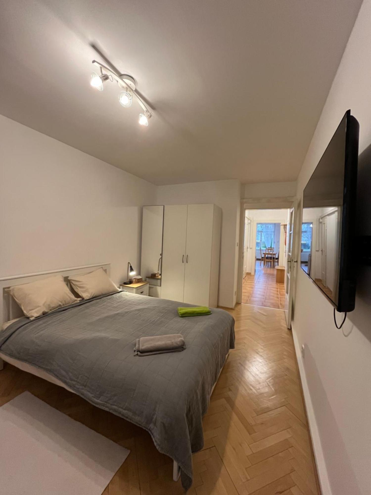 Cozy Flat In 3 * Prague